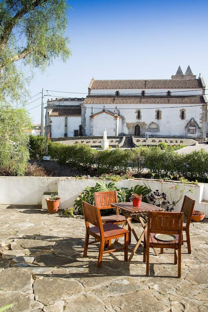 Casa Do Castelo - Turismo De Habitacao Bed & Breakfast Atouguia Da Baleia Exterior photo